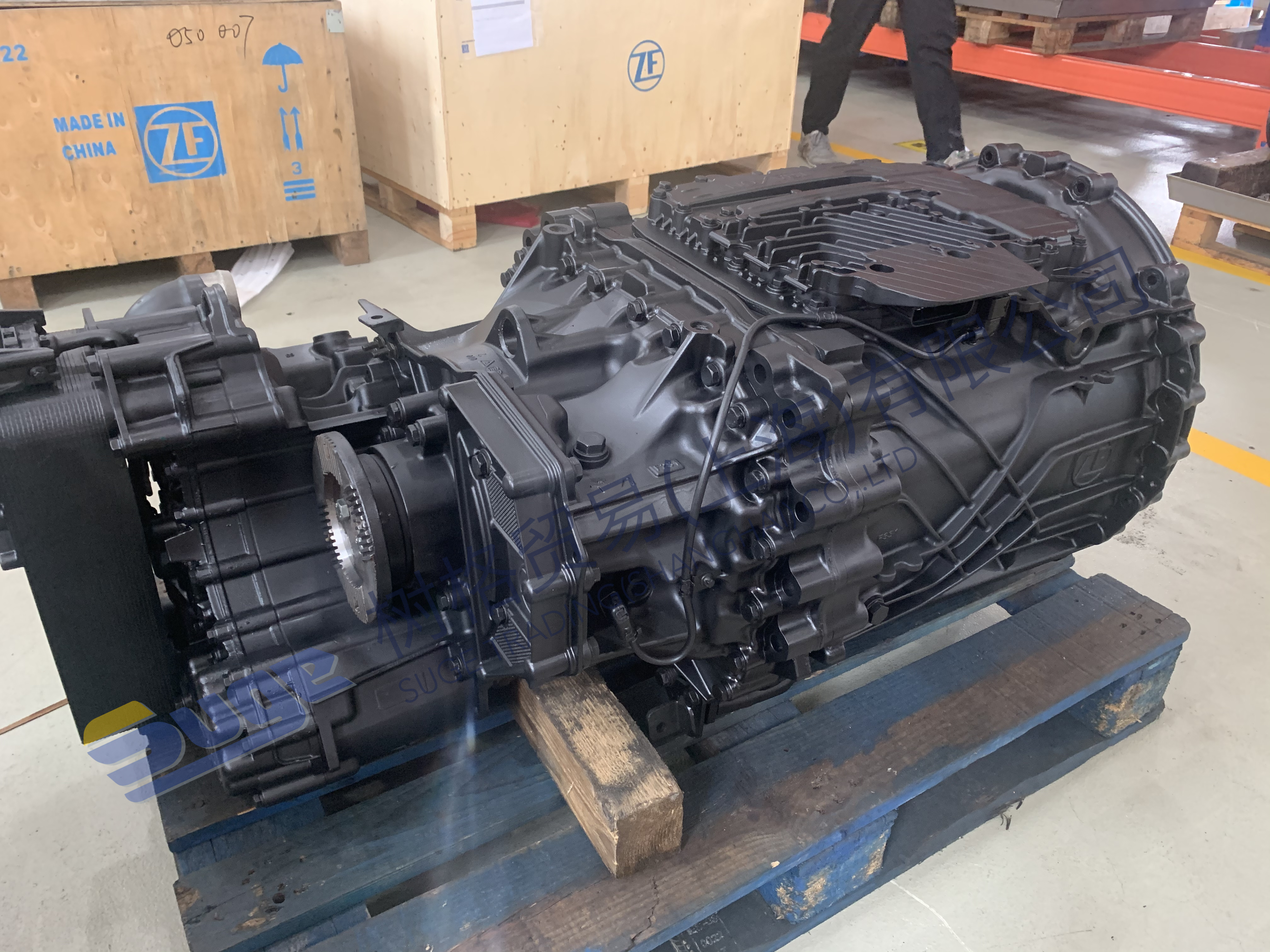 Transmisión remanufacturada ZF TRAXON 12TX2421 12TX2621TD