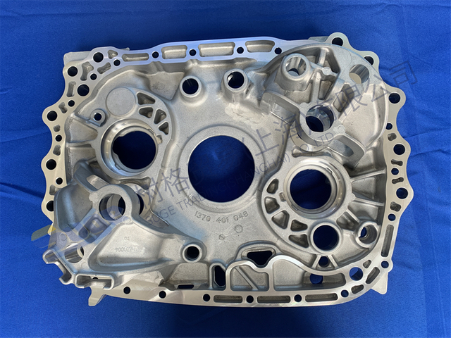 Piezas de transmisión automática ZF TRAXON SOPORTE DE COJINETE 1370 301 053