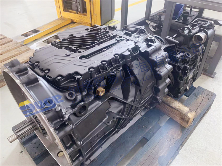 Transmisión remanufacturada ZF TRAXON 12TX2421 12TX2621TD